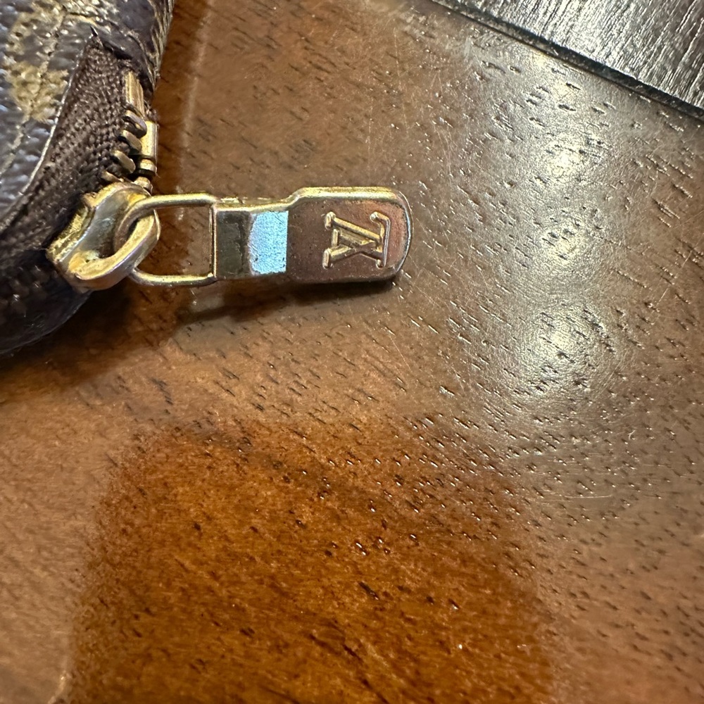 Authentic Vintage Louis Vuitton Zip Around Keyholder. Rare - Picture 4 of 10